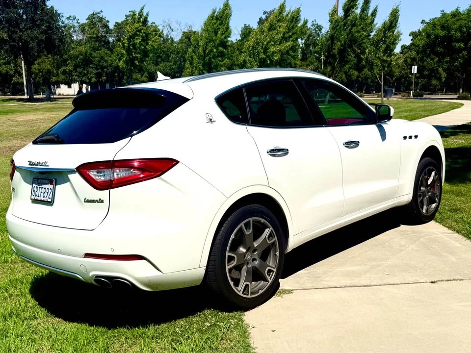 2017 Maserati Levante - Image 2 of 5
