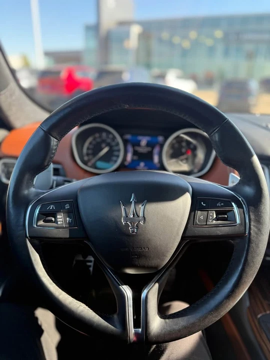 2017 Maserati Levante - Image 8 of 17
