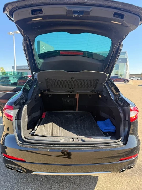 2017 Maserati Levante - Image 12 of 17