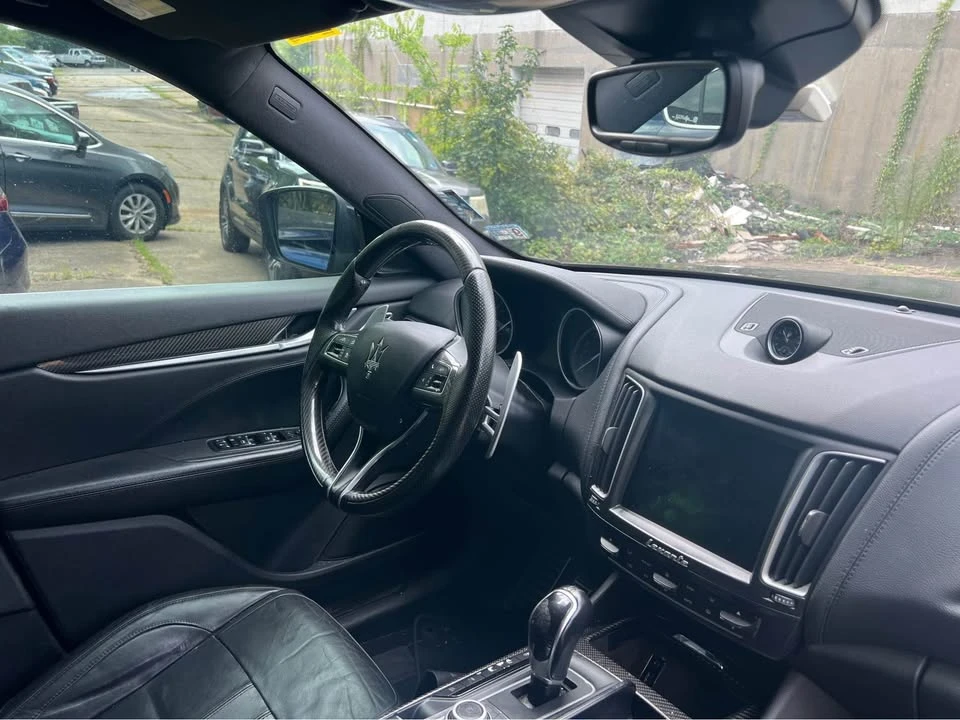 2017 Maserati Levante - Image 6 of 7