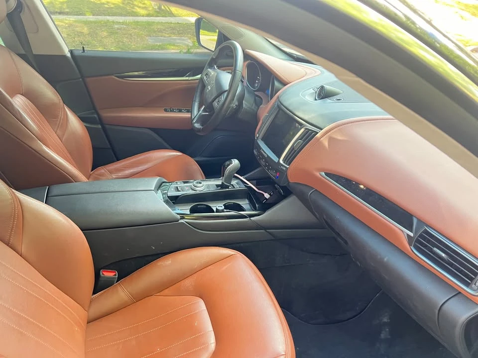 2017 Maserati Levante - Image 5 of 6