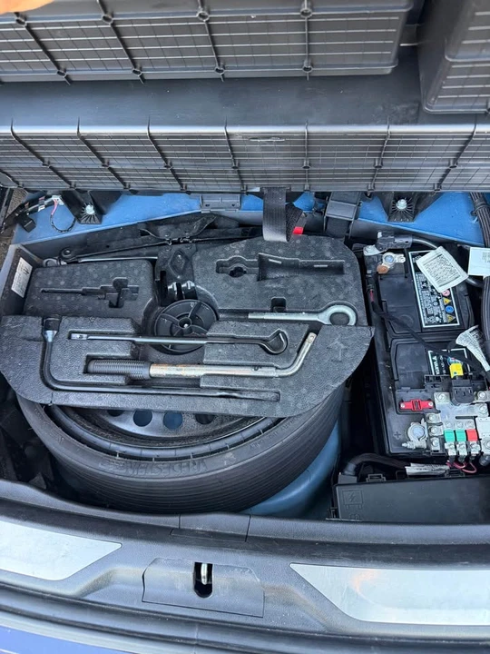 2017 Maserati Levante - Image 11 of 17