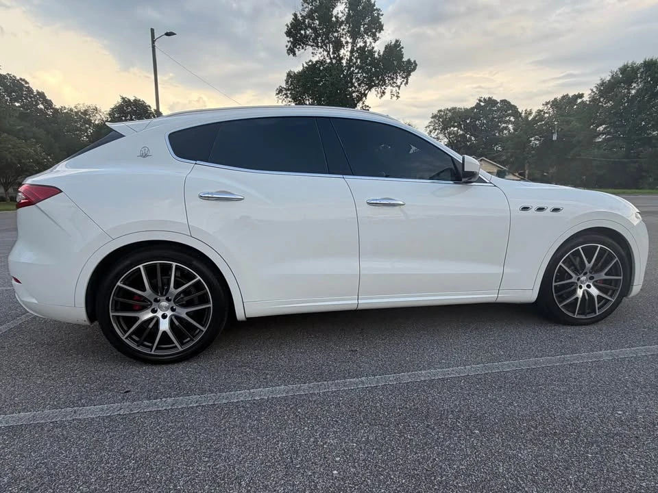 2017 Maserati Levante - Image 3 of 19