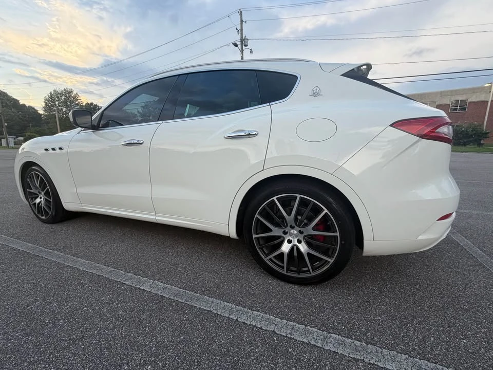 2017 Maserati Levante - Image 6 of 19