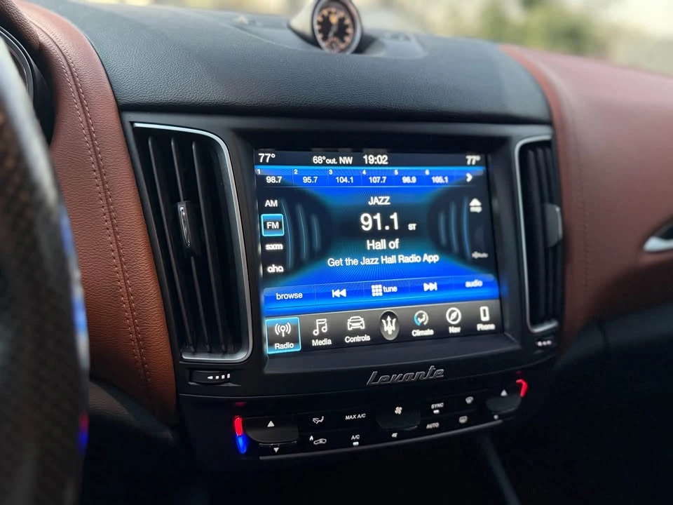 2017 Maserati Levante - Image 10 of 19