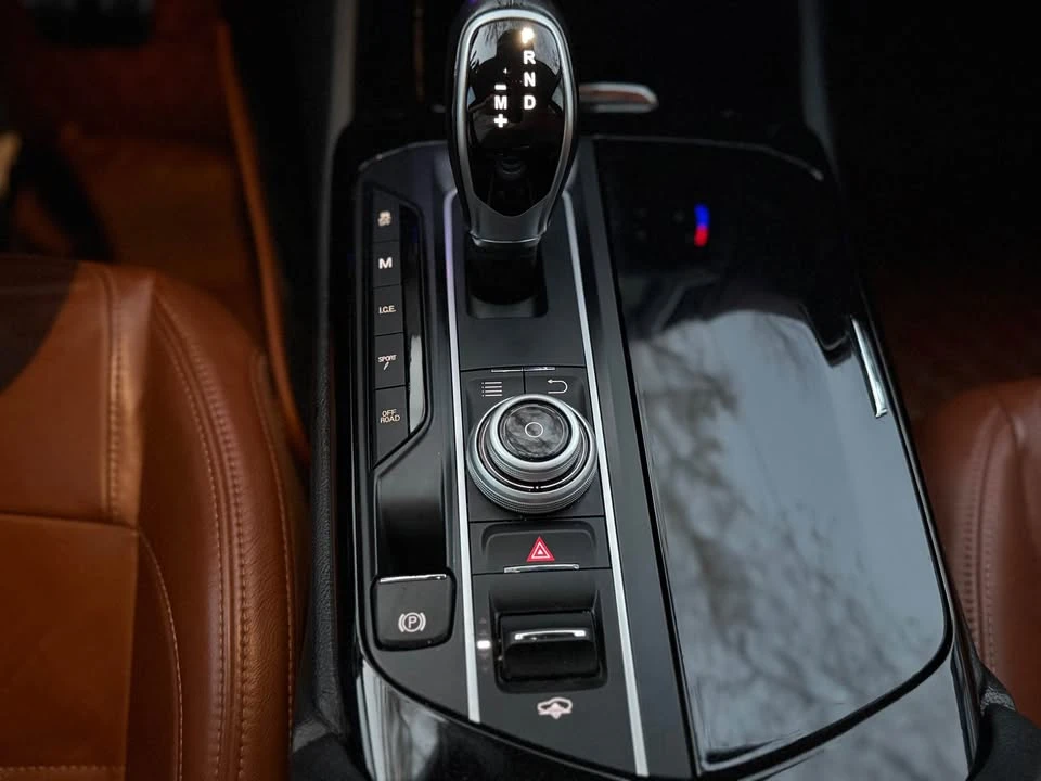 2017 Maserati Levante - Image 11 of 19