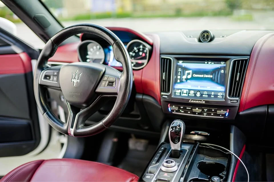 2017 Maserati Levante - Image 2 of 20