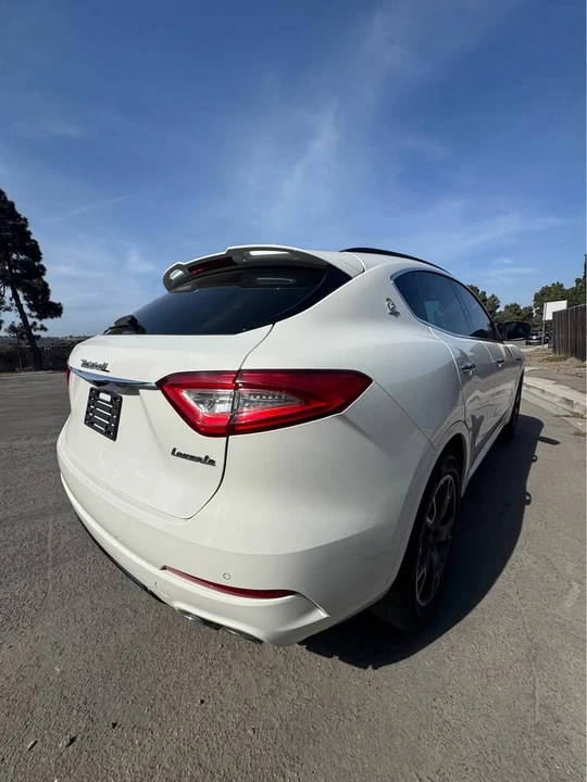 2017 Maserati Levante - Image 10 of 16