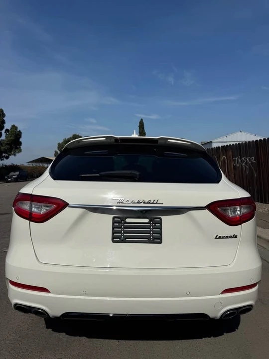 2017 Maserati Levante - Image 8 of 16