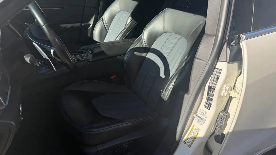 2017 Maserati Levante - Image 11 of 20