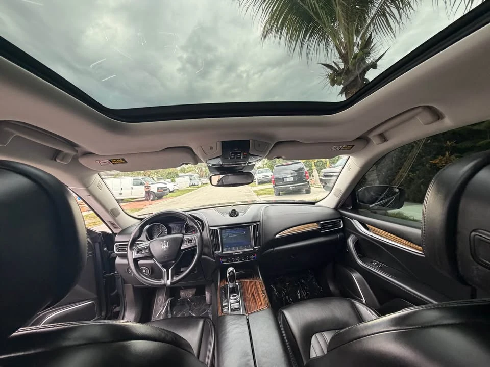 2017 Maserati Levante - Image 6 of 10