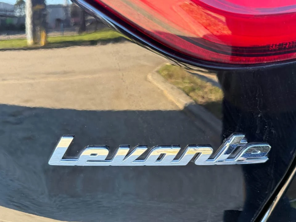 2017 Maserati Levante - Image 11 of 20