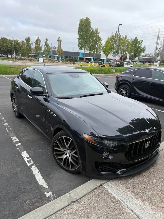 2017 Maserati Levante - Image 2 of 15