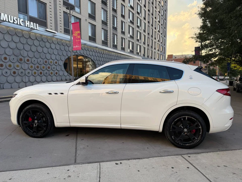 2017 Maserati Levante - Image 2 of 11
