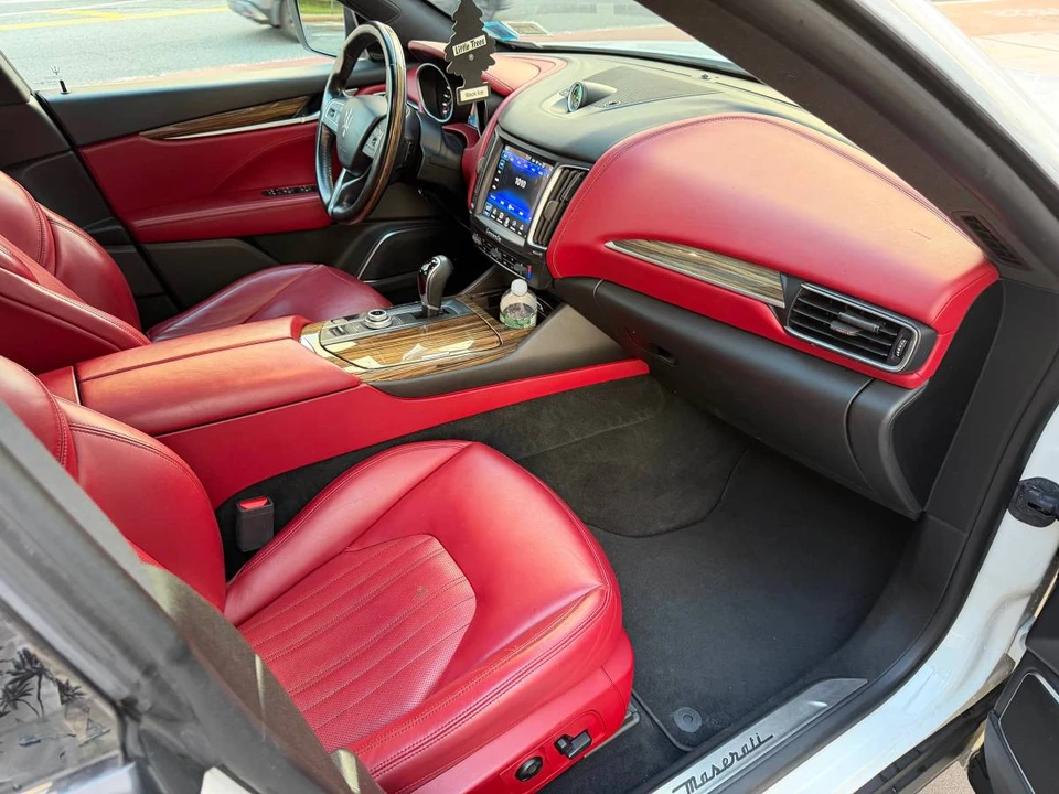 2017 Maserati Levante - Image 7 of 11