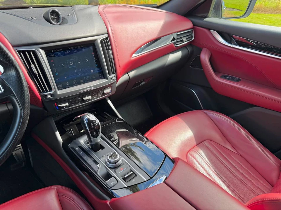 2017 Maserati Levante - Image 18 of 19