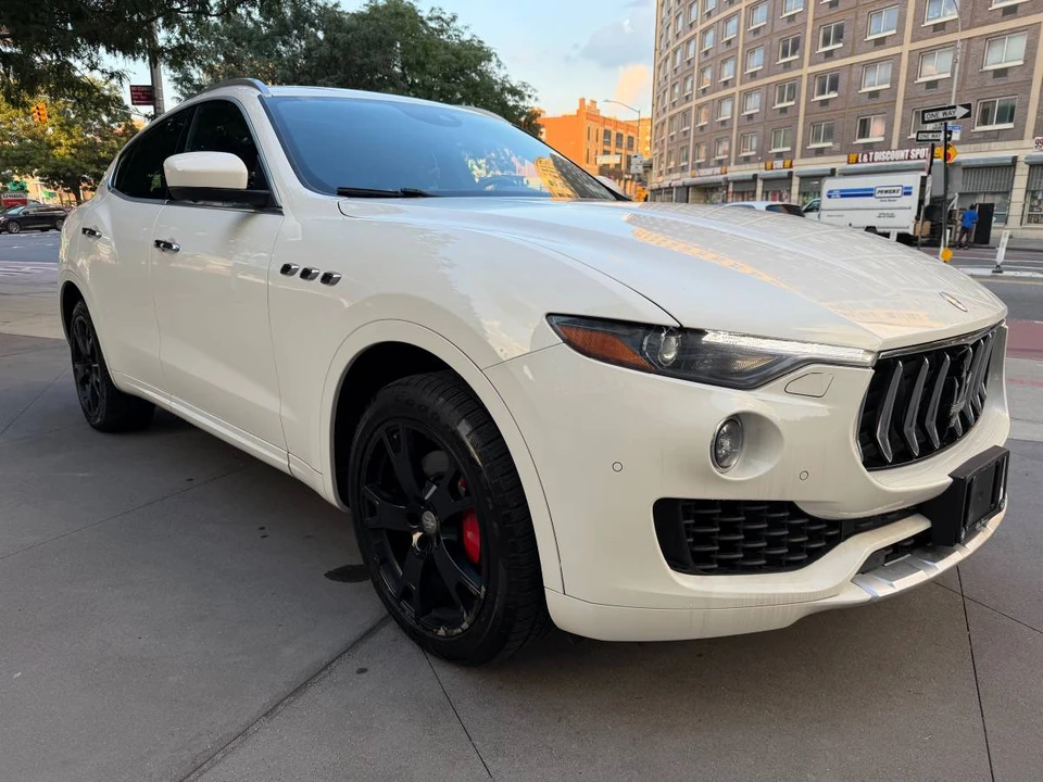 2017 Maserati Levante - Image 4 of 11