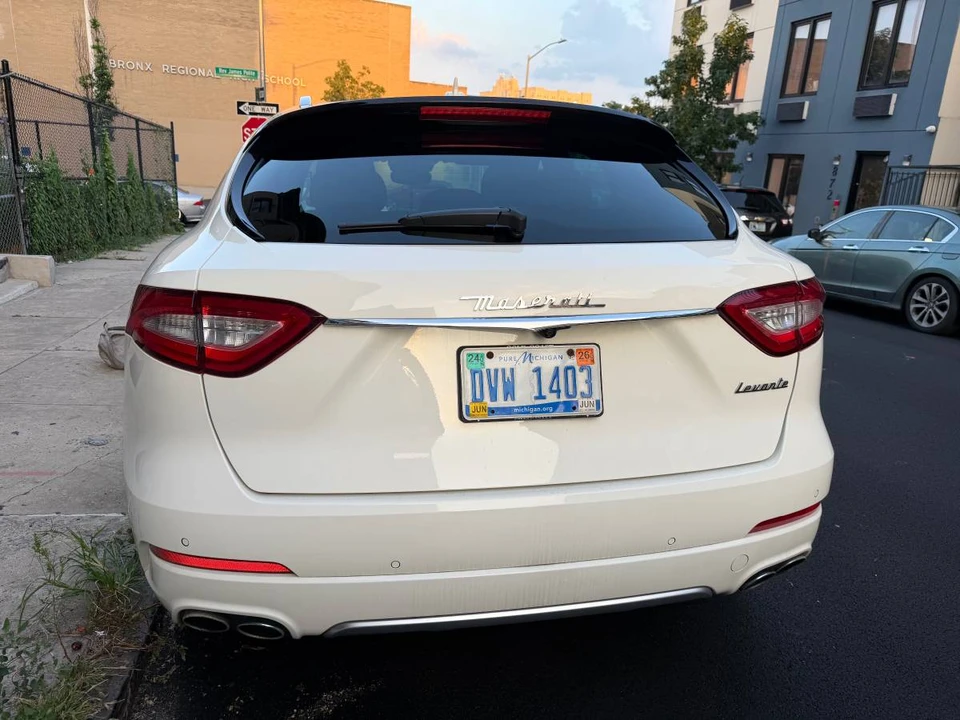 2017 Maserati Levante - Image 9 of 11