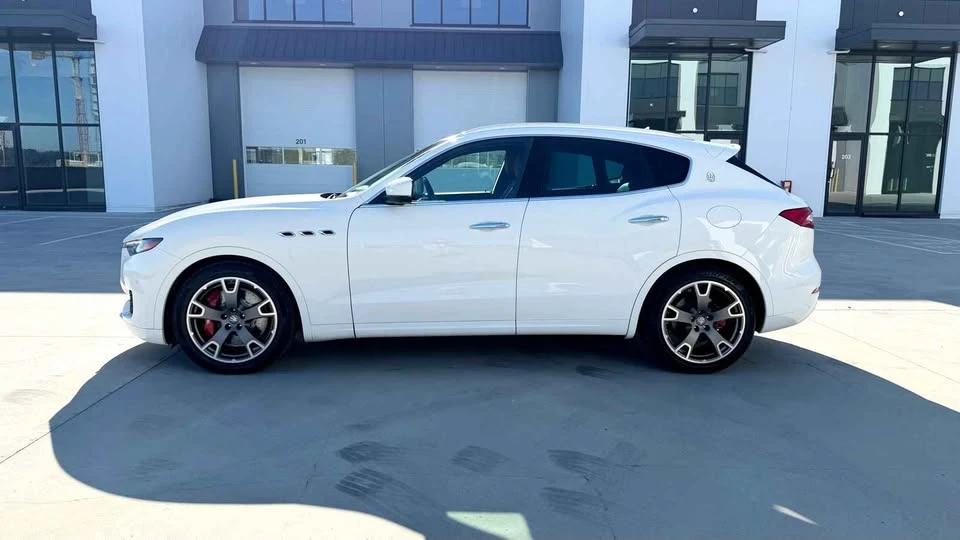 2017 Maserati Levante - Image 2 of 18