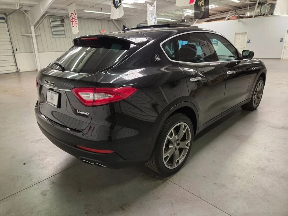 2017 Maserati Levante - Image 8 of 18