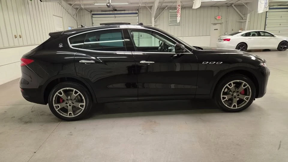 2017 Maserati Levante - Image 9 of 18