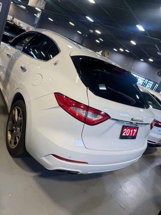 2017 Maserati Levante - Image 4 of 10