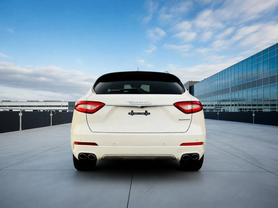 2017 Maserati Levante - Image 8 of 20