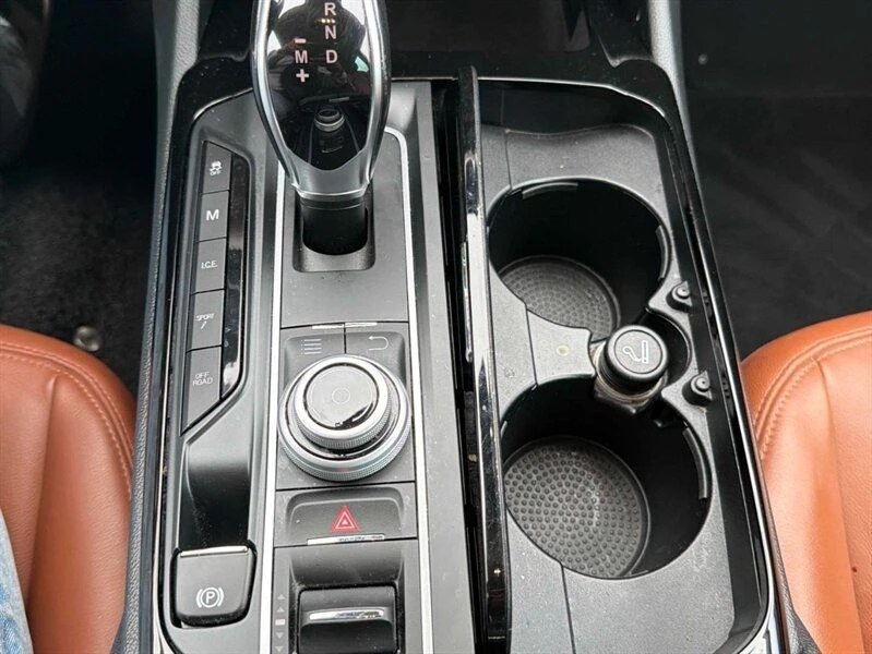 2017 Maserati Levante - Image 14 of 17