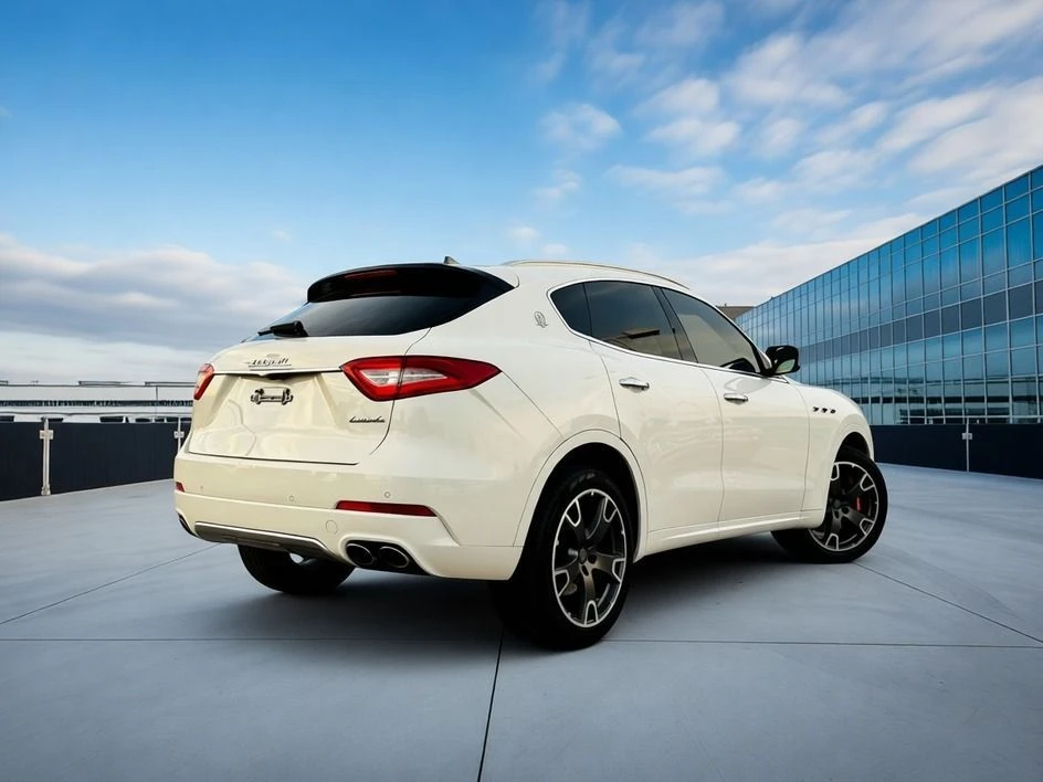 2017 Maserati Levante - Image 4 of 20