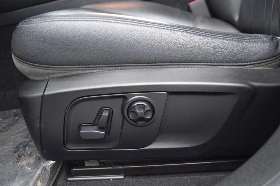 2017 Maserati Levante - Image 13 of 20