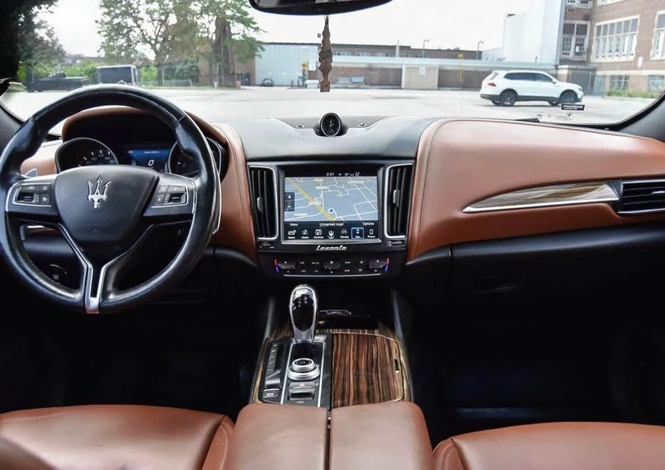 2017 Maserati Levante - Image 4 of 5