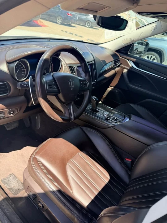 2017 Maserati Levante - Image 5 of 5