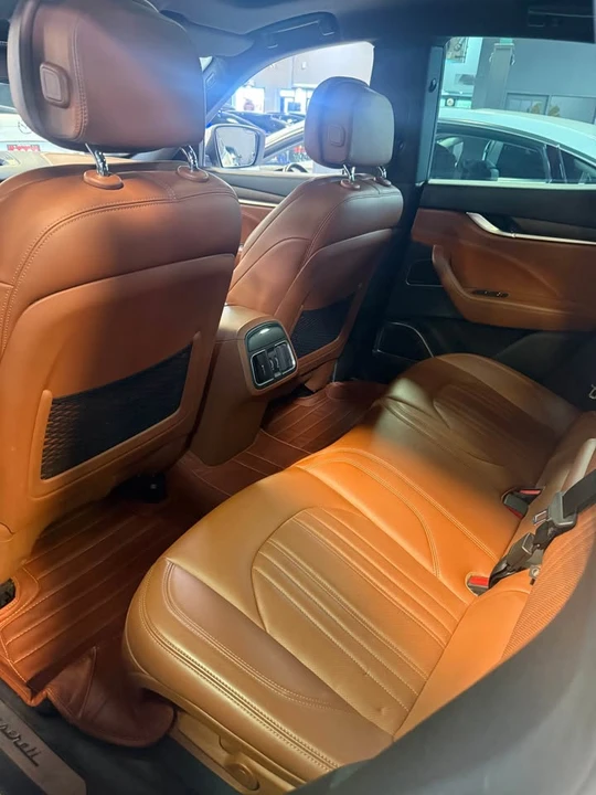 2017 Maserati Levante - Image 6 of 10