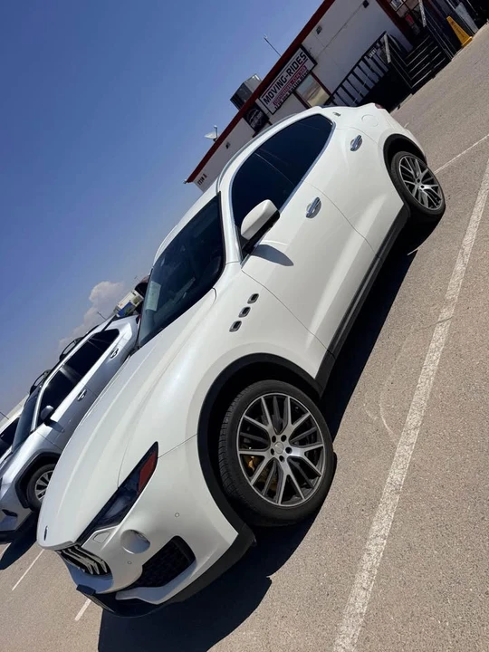 2017 Maserati Levante - Image 2 of 5