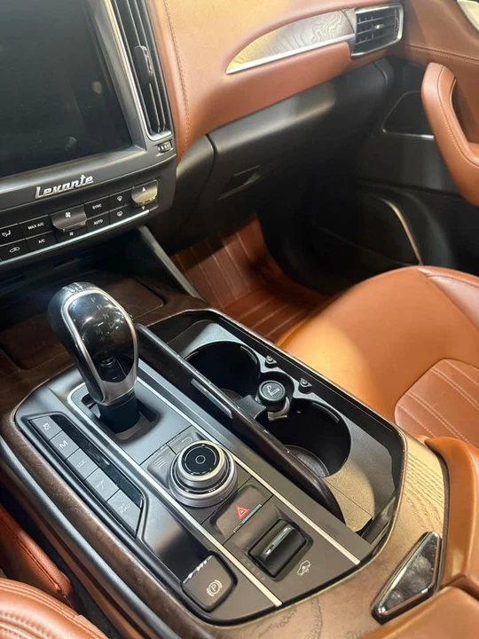 2017 Maserati Levante - Image 10 of 10