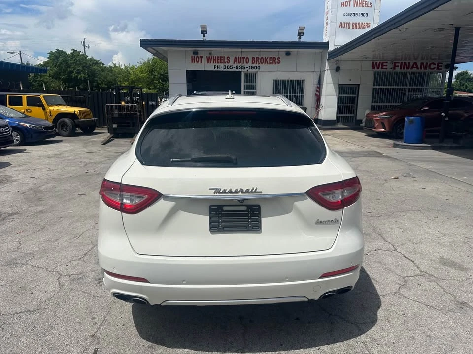 2017 Maserati Levante - Image 5 of 11