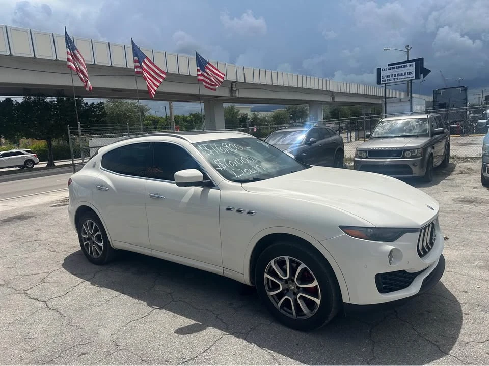 2017 Maserati Levante - Image 3 of 11