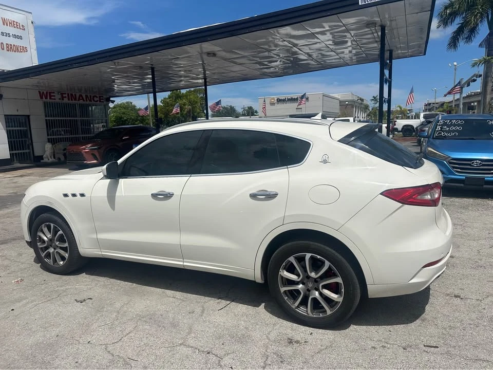 2017 Maserati Levante - Image 6 of 11