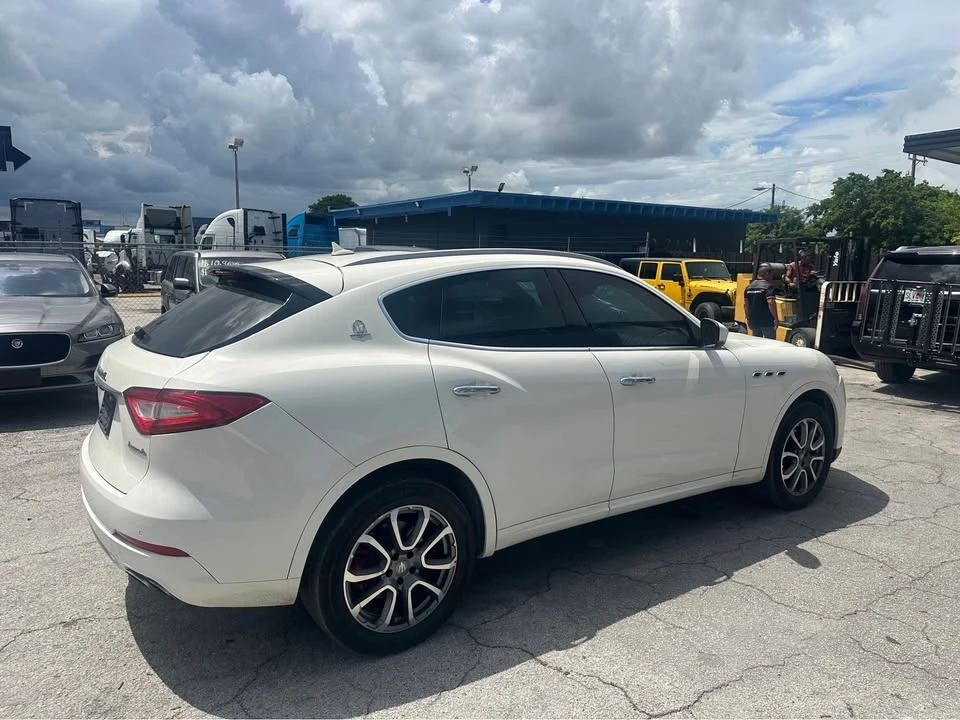 2017 Maserati Levante - Image 4 of 11
