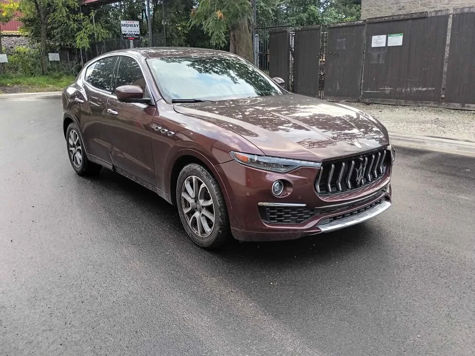 2017 Maserati Levante - Image 4 of 6