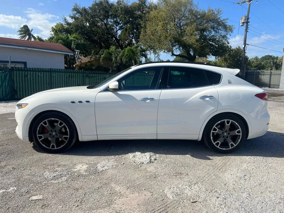 2017 Maserati Levante - Image 4 of 17
