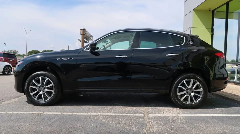 2017 Maserati Levante - Image 5 of 15
