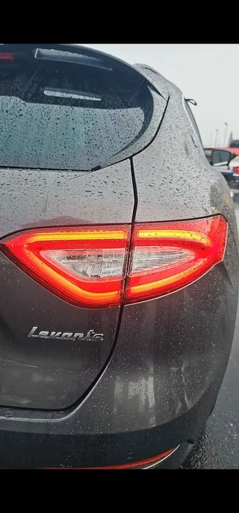 2017 Maserati Levante - Image 6 of 6
