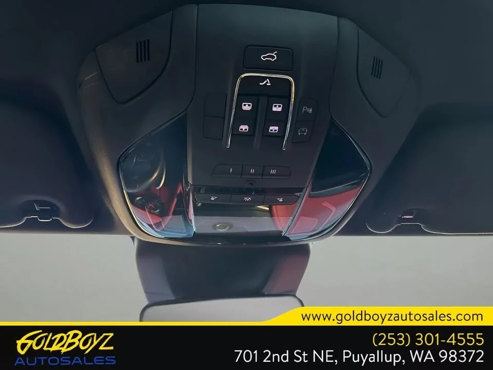 2017 Maserati Levante - Image 11 of 12