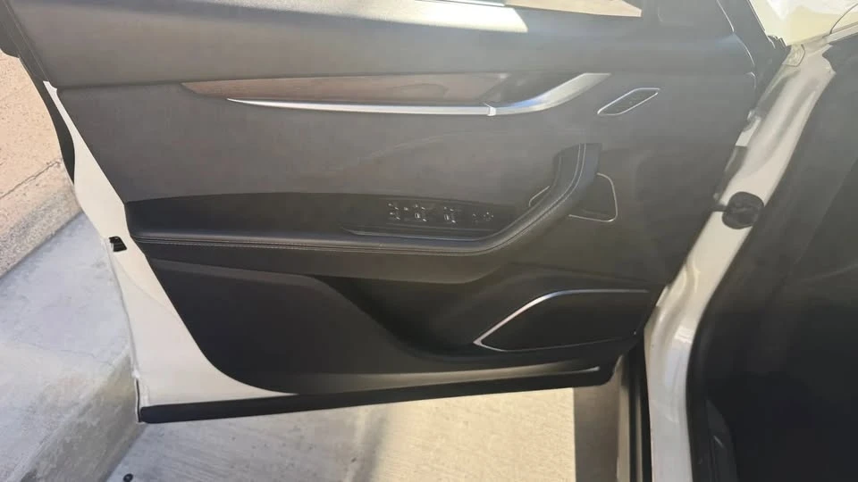 2017 Maserati Levante - Image 13 of 20