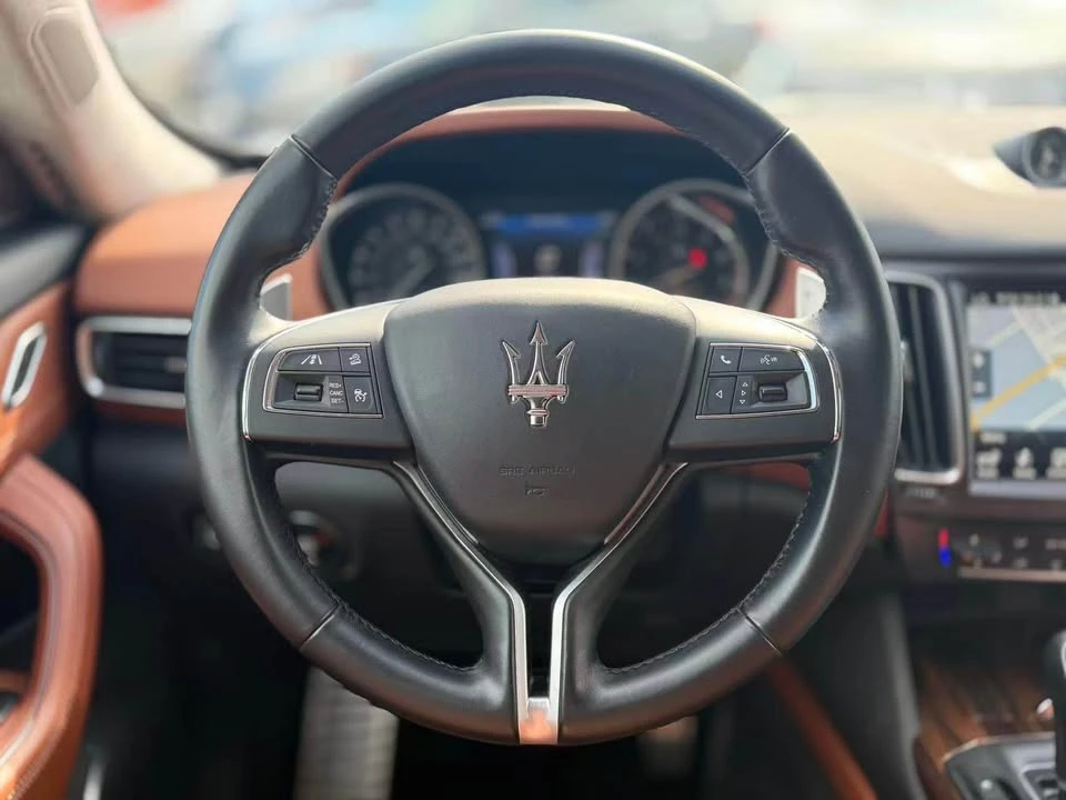 2017 Maserati Levante - Image 4 of 10