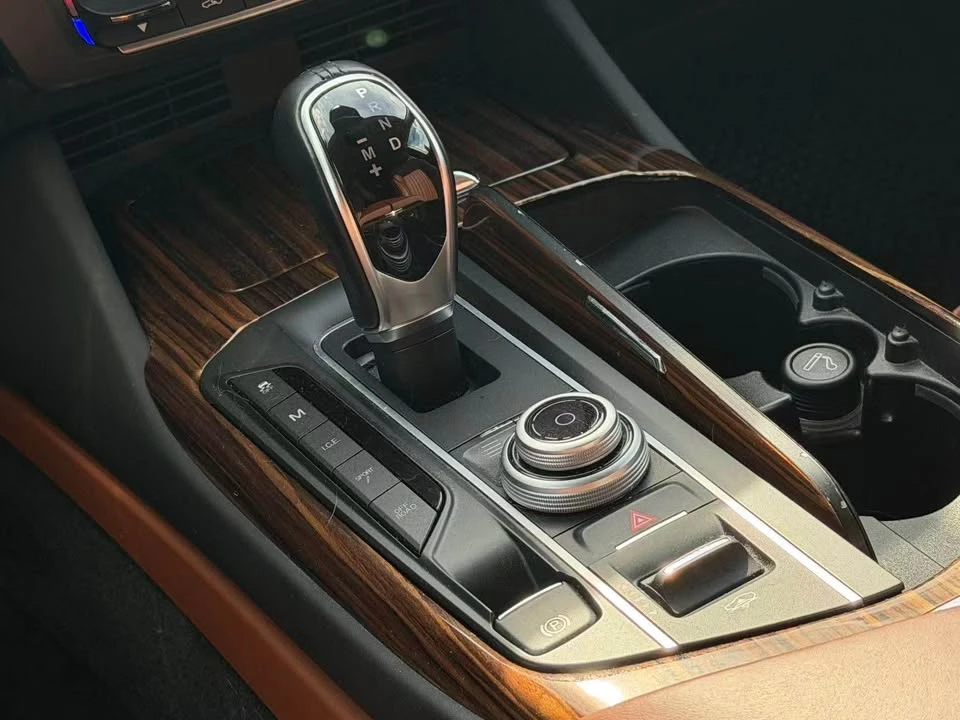 2017 Maserati Levante - Image 14 of 19