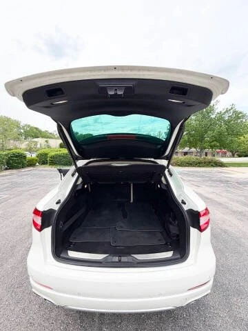 2017 Maserati Levante - Image 19 of 20