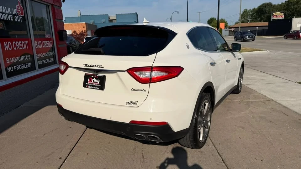 2017 Maserati Levante - Image 9 of 20