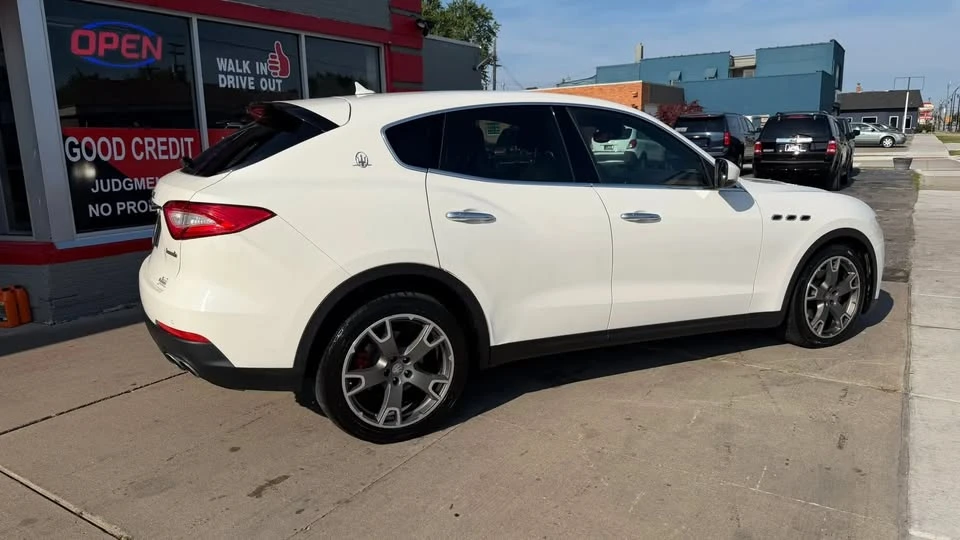 2017 Maserati Levante - Image 4 of 20